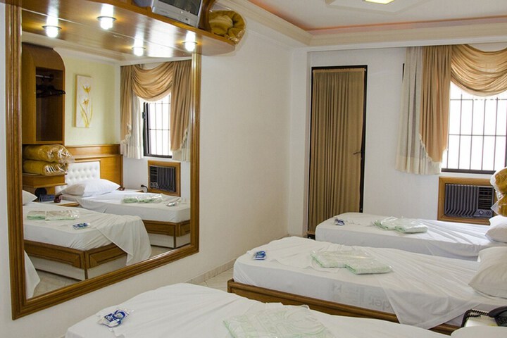 Room 12 of 27