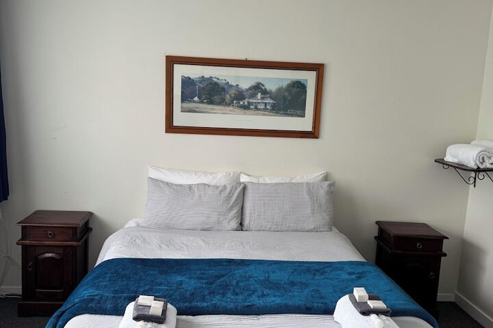 Room 6 of 27