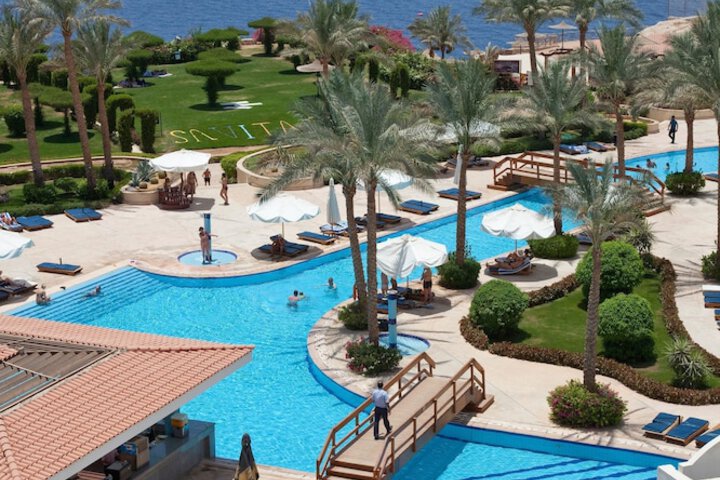 Pool Hotel