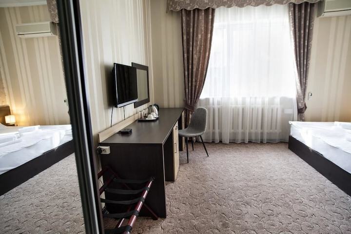 Room 4 of 19