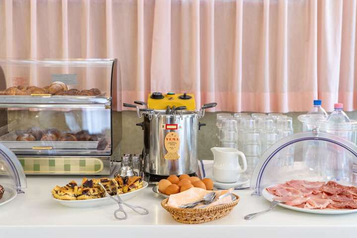 Breakfast buffet