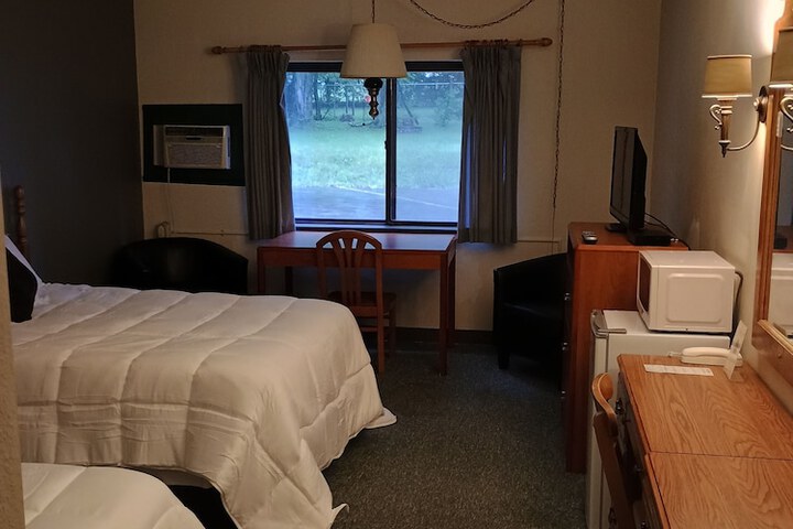 Comfort Double Room 2 Queen Beds (2 of 6)