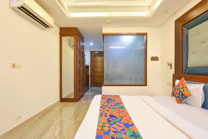 Room 9 of 30