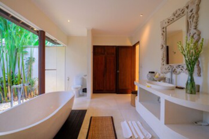 Room 3 of 33