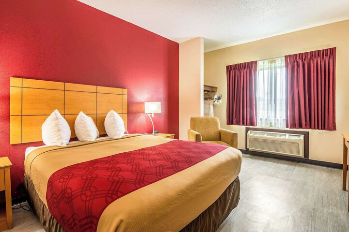 Room 10 of 31