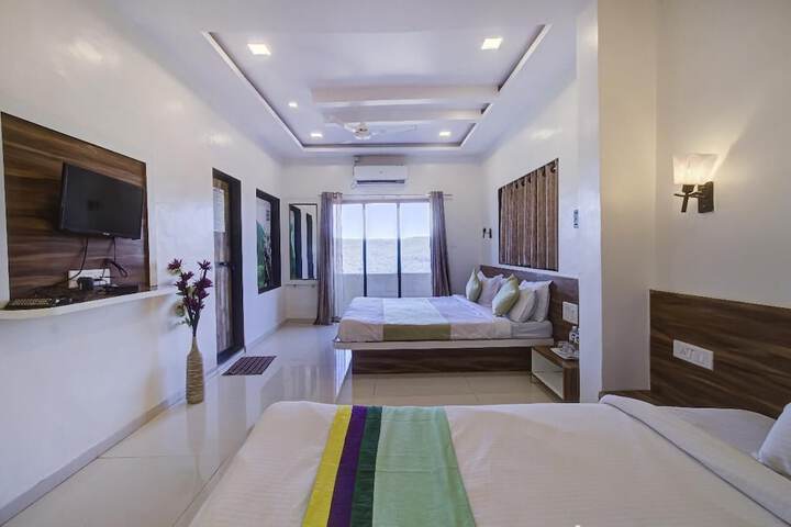 Room 6 of 22