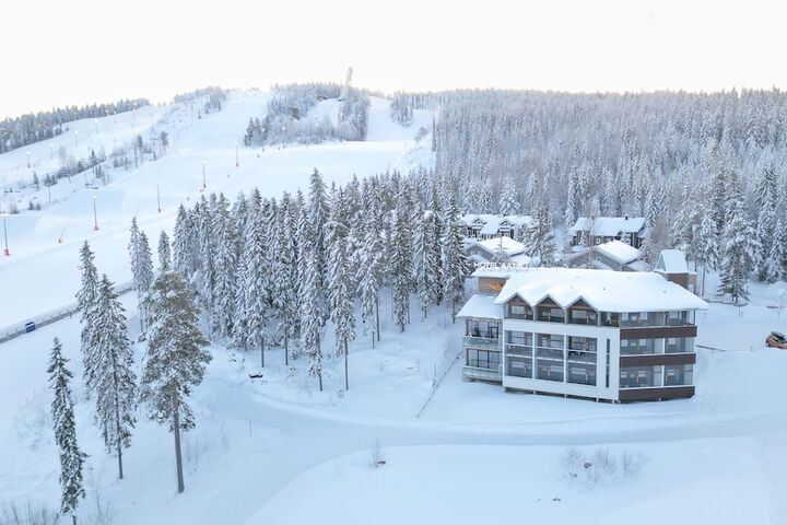 Exterior of Hotel Aateli Hillside