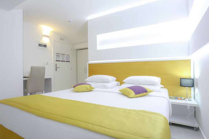 Room 4 of 21
