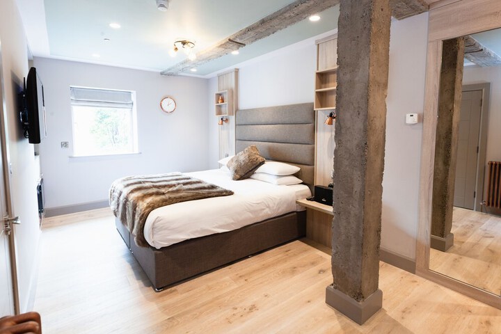 Room 5 of 35