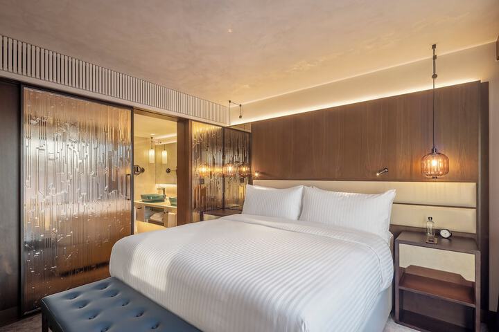 Room 9 of 75