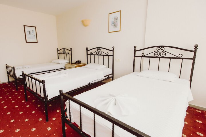 Room 8 of 21