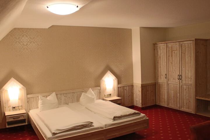 Room 14 of 40