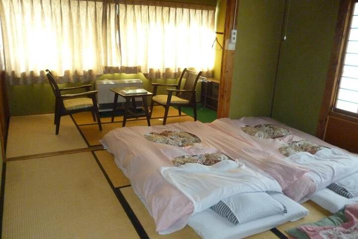 Room 16 of 50