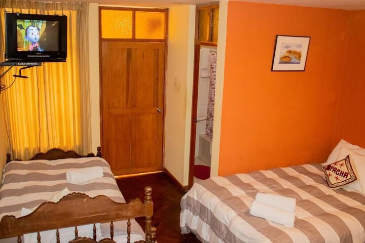 Room 33 of 65