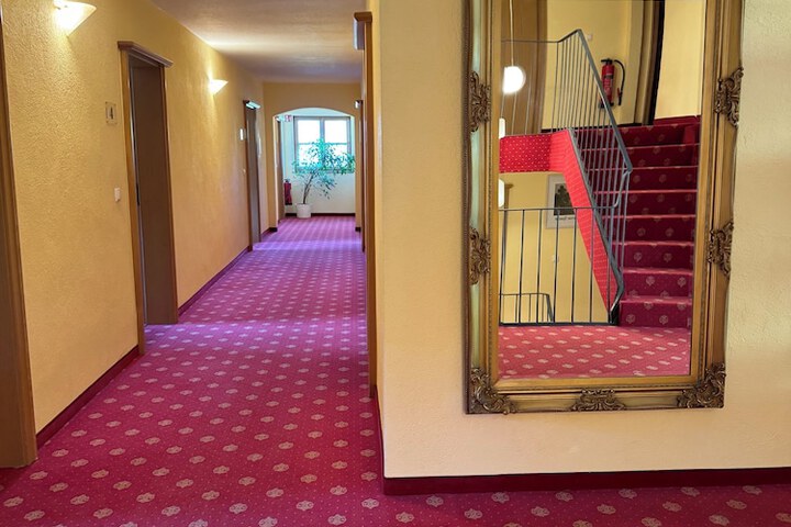 Ballroom/Hall 26 of 37