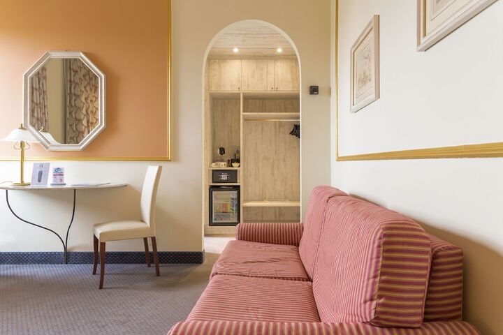 Room 23 of 54