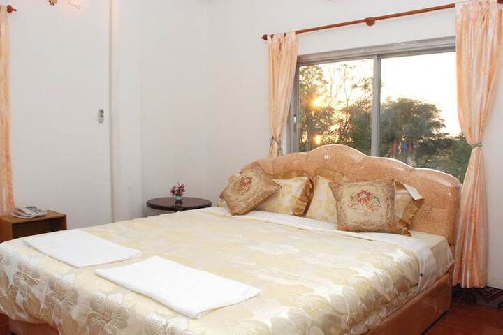 Room 14 of 37
