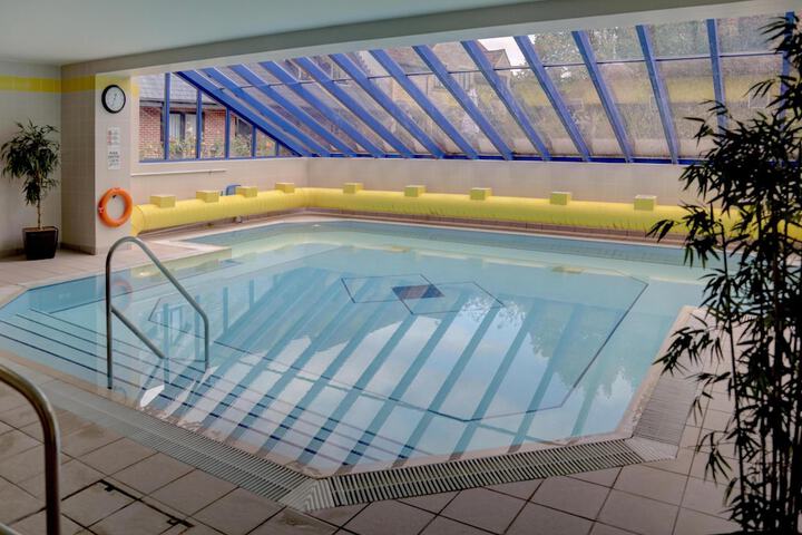 Pool 43 of 68