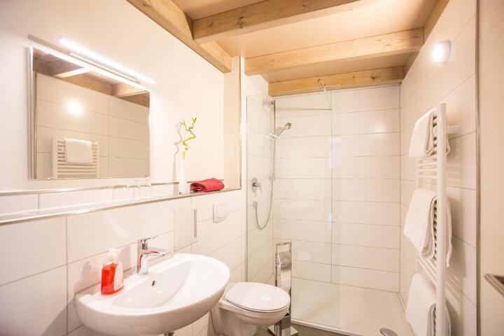 General 4 of 10
