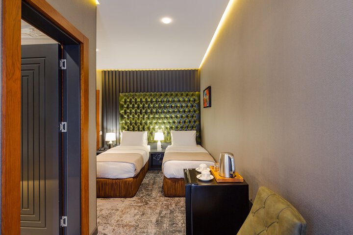 Room 16 of 199