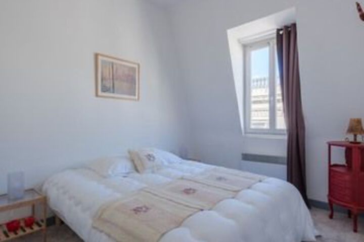 Room 4 of 18