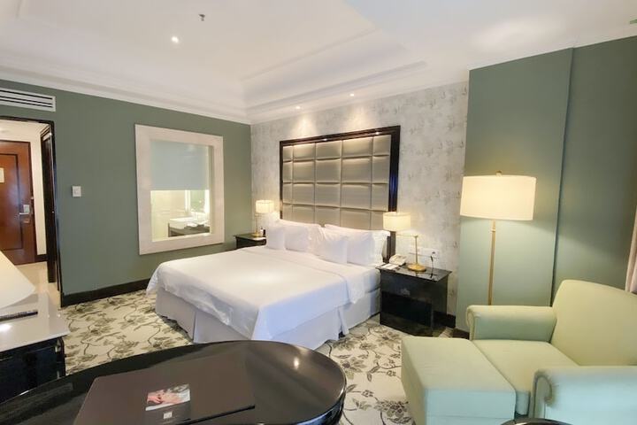 Room 6 of 35