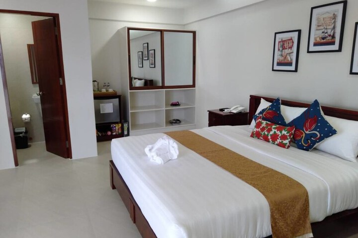 Room 8 of 29
