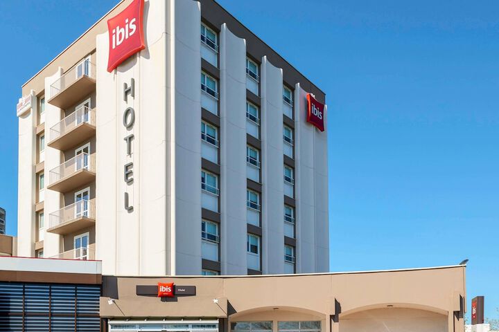 Hotel Entry