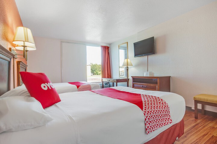 Double Accessible King Size Bed (8 of 12)