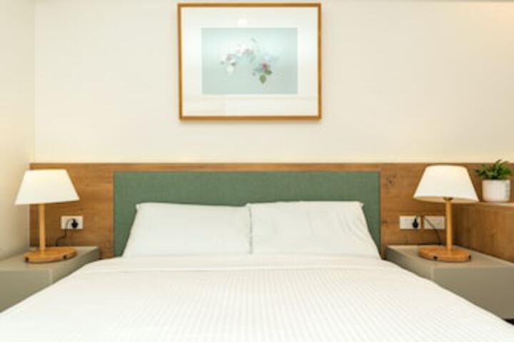 Room 13 of 111