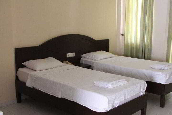 Room 4 of 6