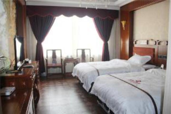 Room 7 of 8