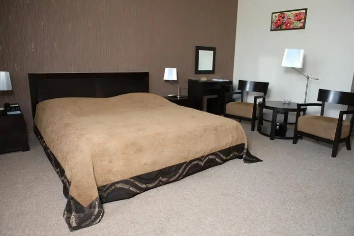 Room 4 of 19