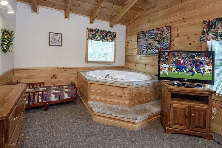 Room 6 of 18