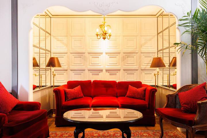 Entrance & Lobby