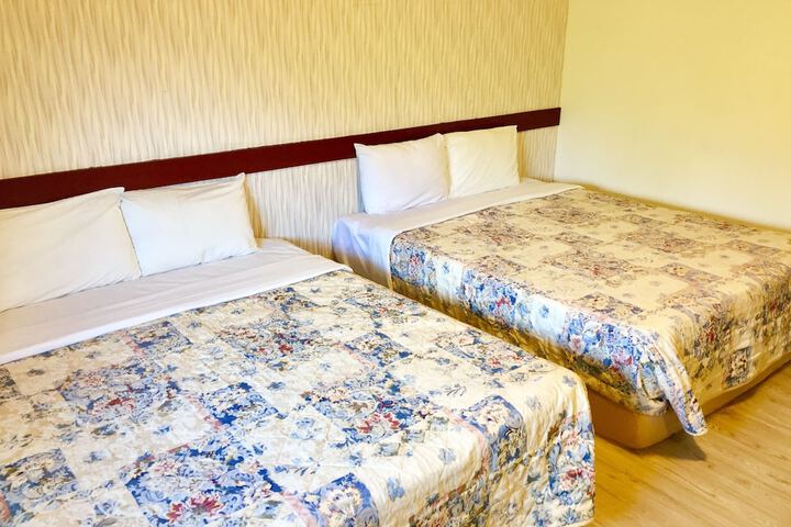 Room 14 of 28