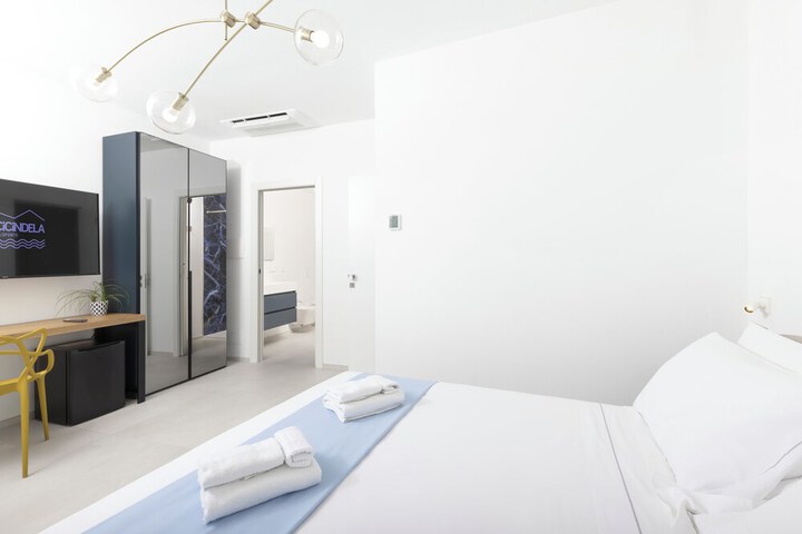 Room 8 of 37