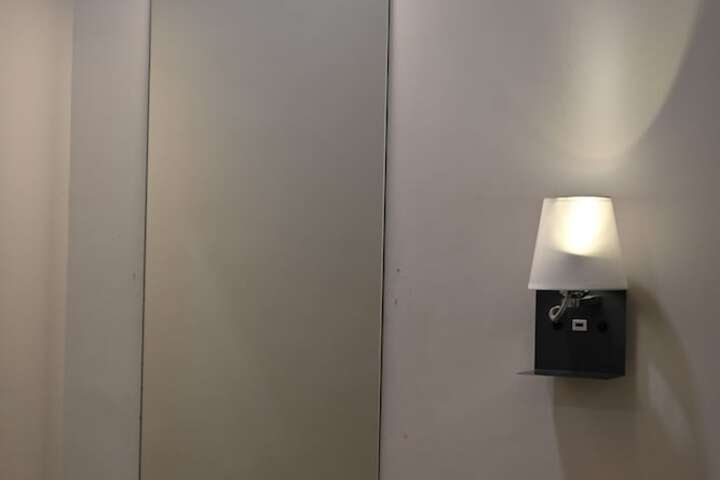 Room 34 of 84