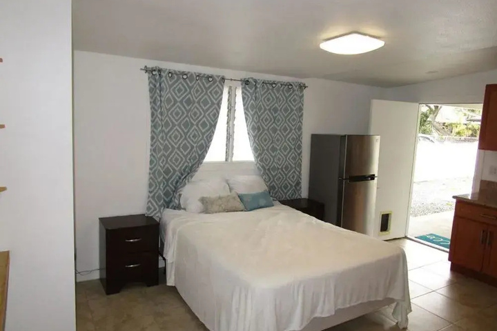 Room 2 of 8
