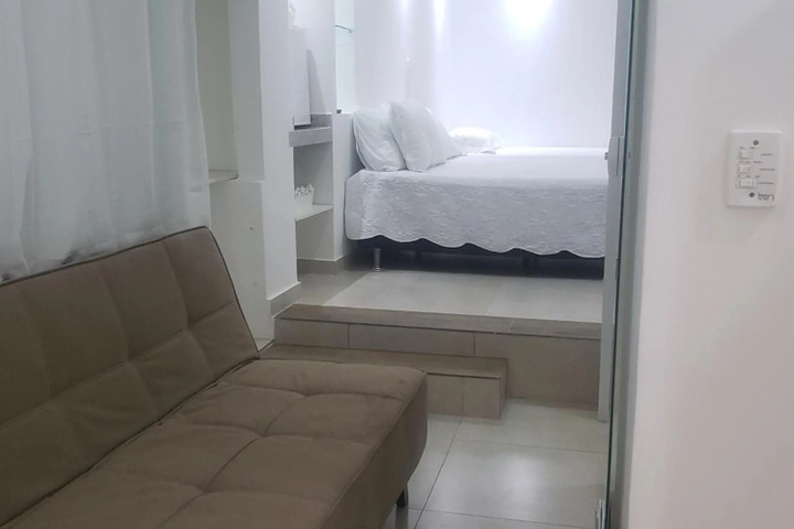 Room 2 of 17
