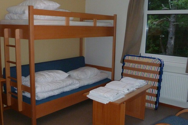 Room 7 of 32