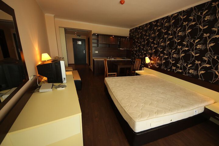 Room 28 of 36