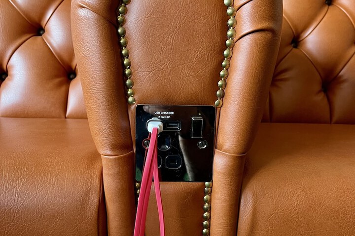 Lounge 55 of 56