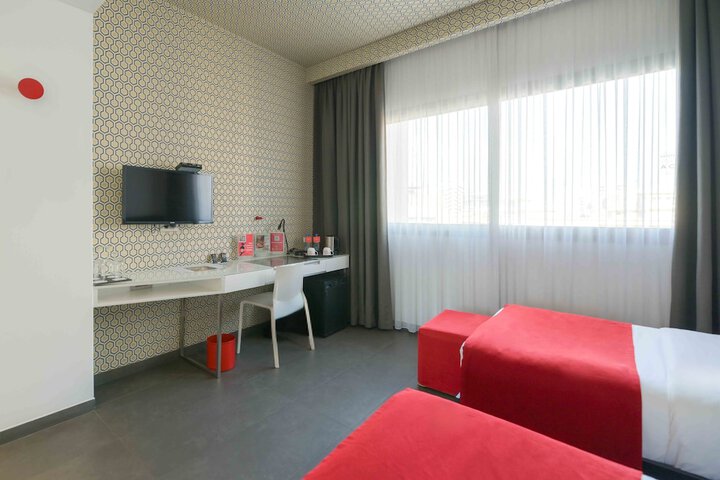 Room 14 of 75