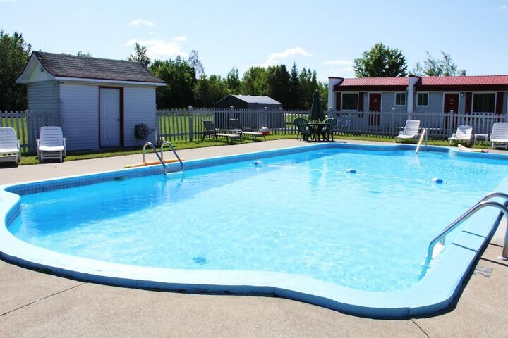 Pool 19 of 34