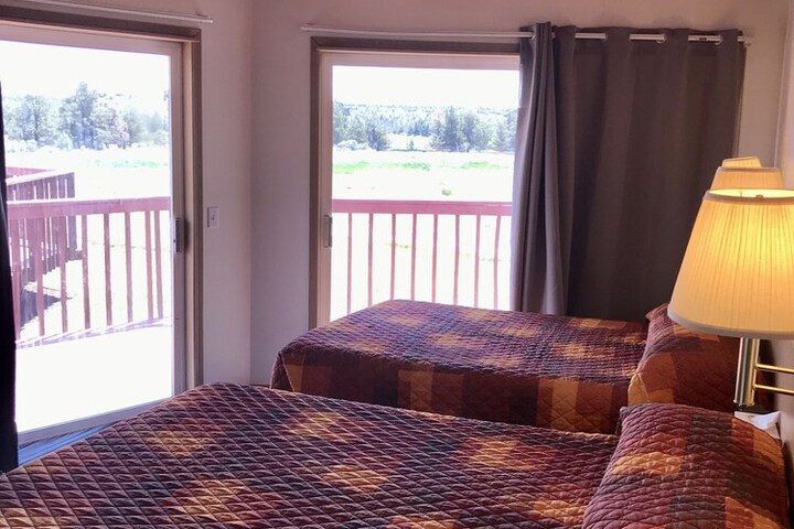 Room 4 of 76