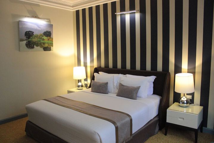 Room 17 of 64