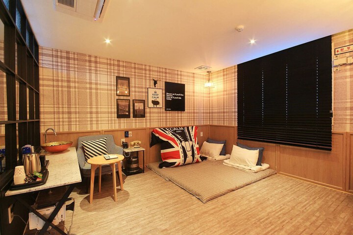 Room 18 of 44