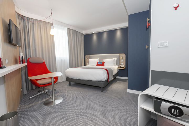 Room 14 of 85