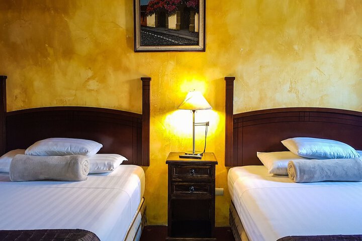 Room 12 of 37